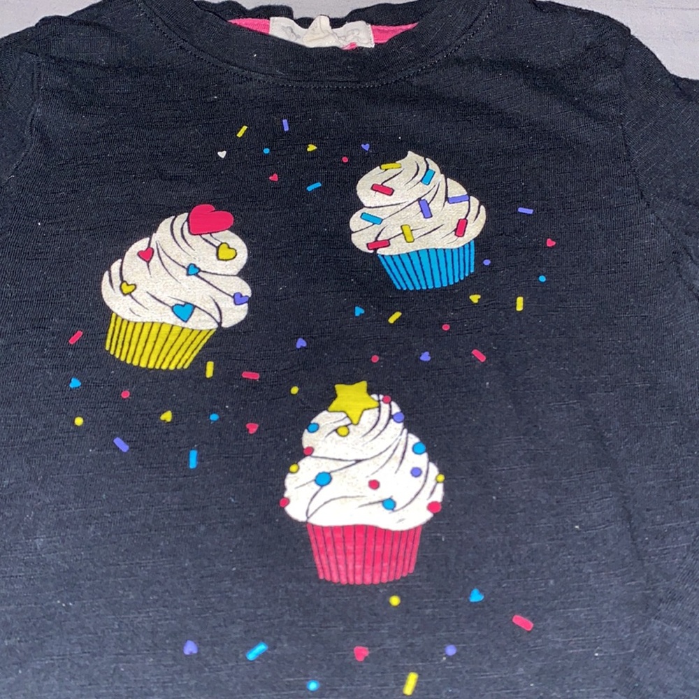 Girls 3t cupcake shirt!So cute!Excellent condition